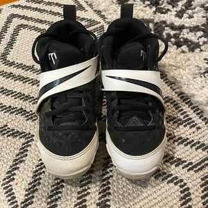 Size 1 Nike Baseball Cleats